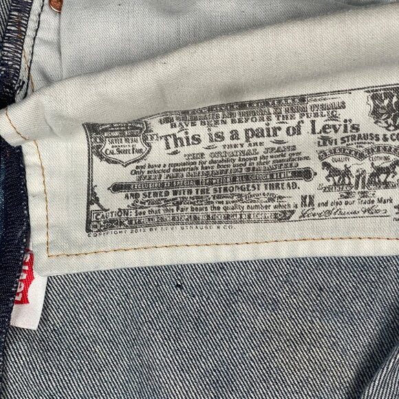 Levi's Men's 501 Straight Leg Jeans W46 L30 Classic Button Fly Denim Blue - Picture 7 of 16